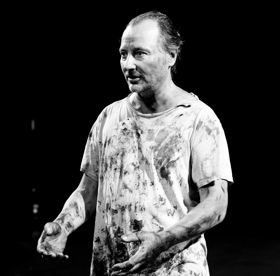 UNE TROP BRUYANTE SOLITUDE – THEATRE